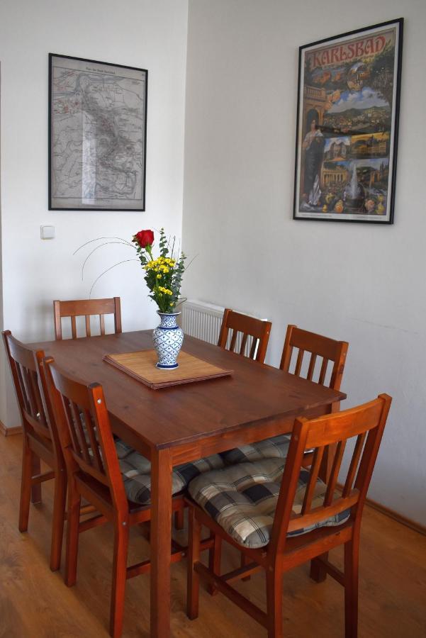 Apartmany Lenka การ์โลวีวารี ภายนอก รูปภาพ